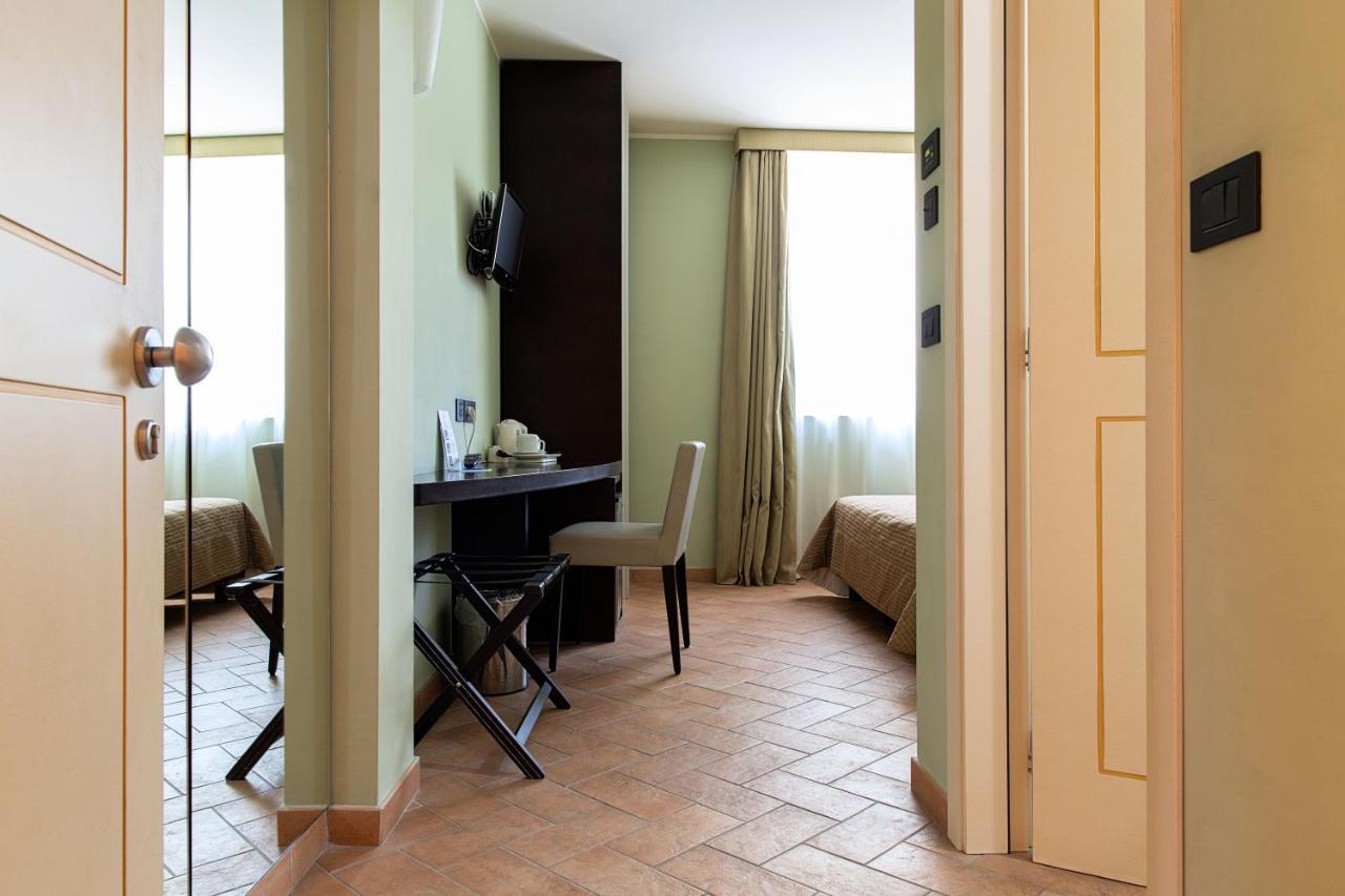 Magione Papale Relais Hotell LʼAquila Exteriör bild