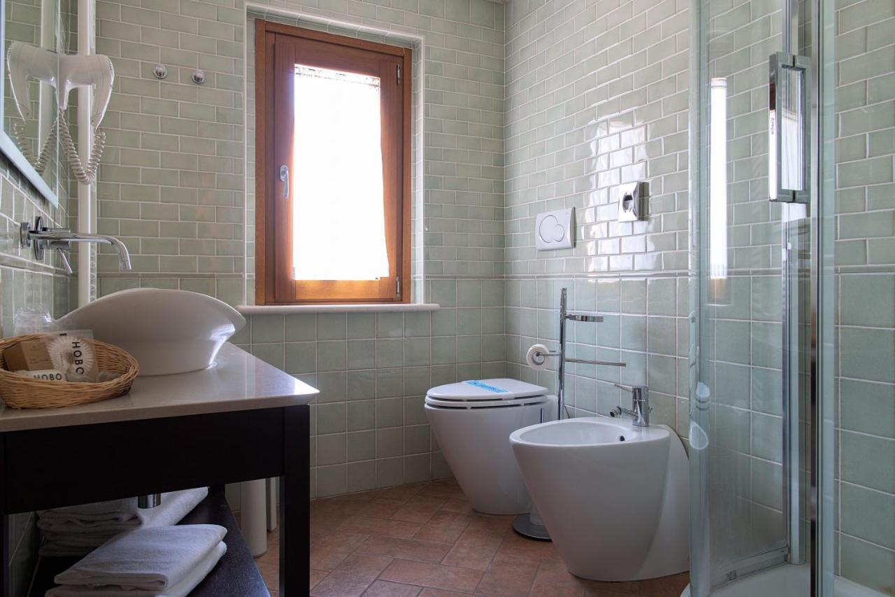 Magione Papale Relais Hotell LʼAquila Exteriör bild
