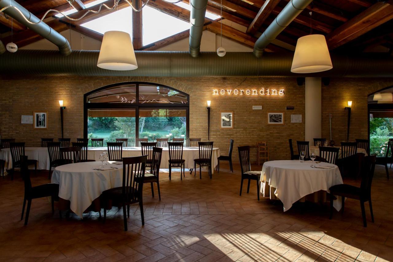 Magione Papale Relais Hotell LʼAquila Exteriör bild