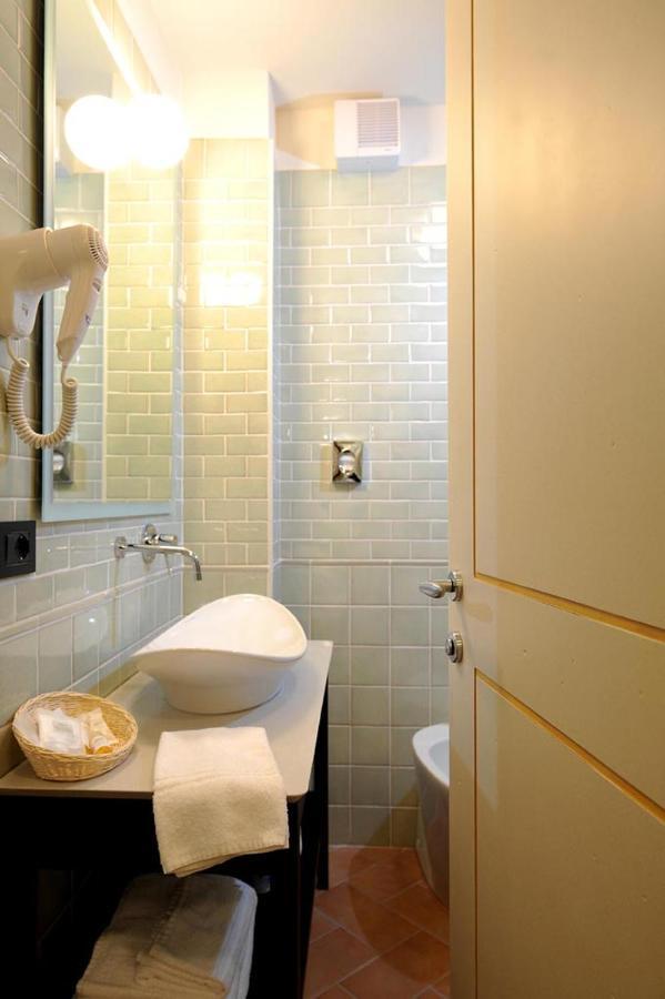 Magione Papale Relais Hotell LʼAquila Exteriör bild